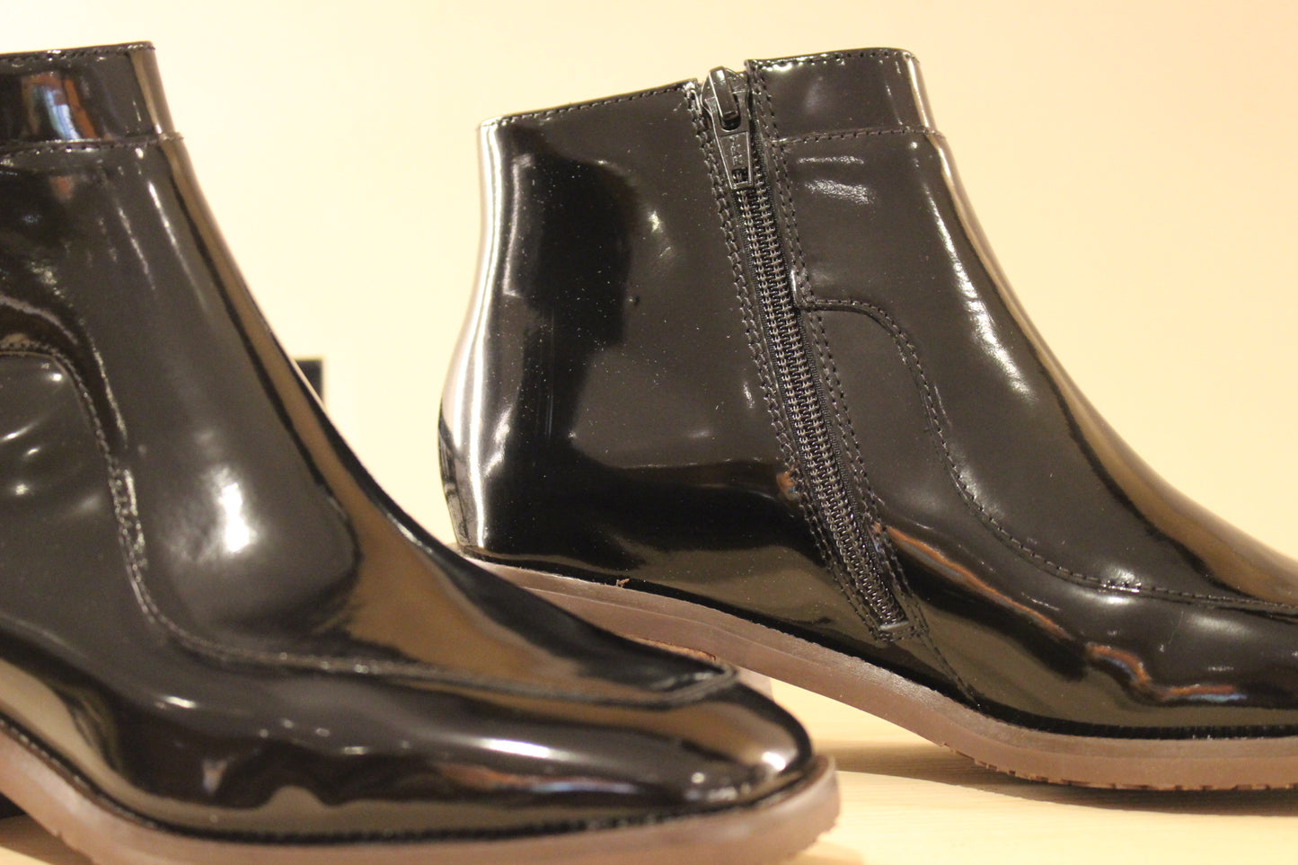 Bottine vernis cuir noir zip interne MAMZELLE