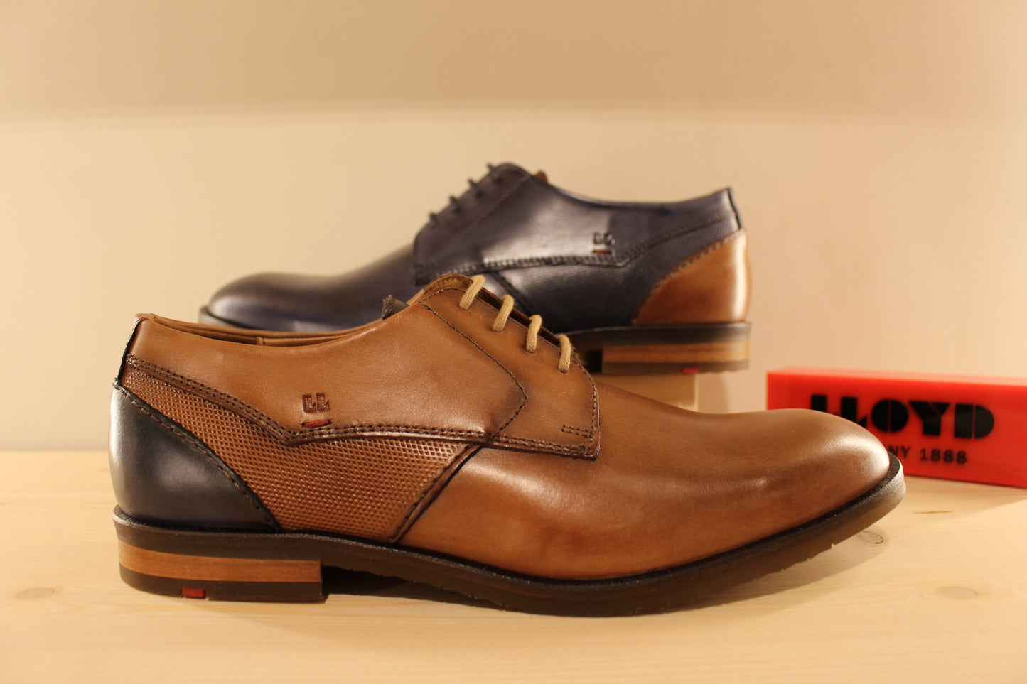 Derby cuir camel ou bleu marine LLOYD