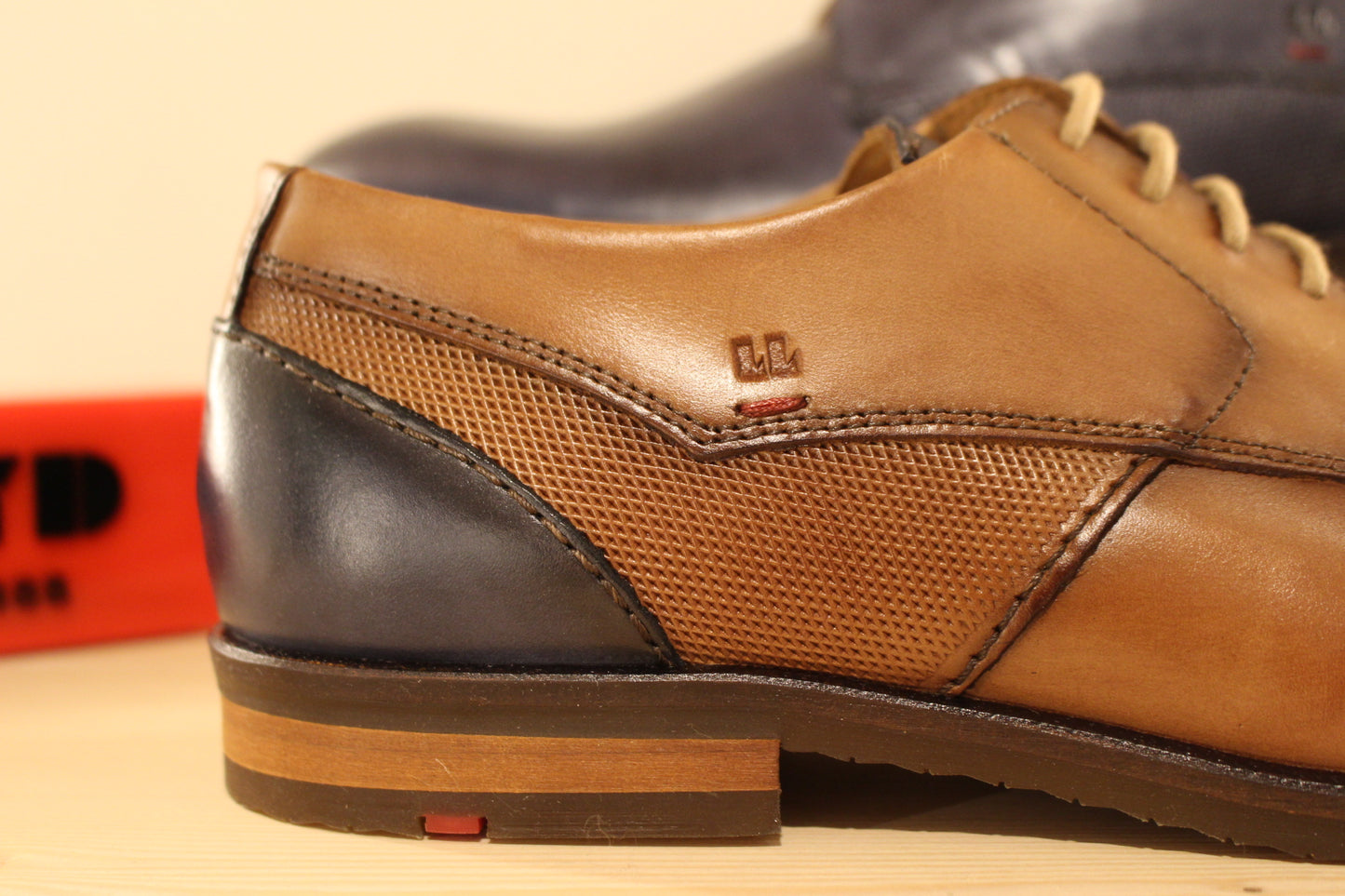 Derby cuir camel ou bleu marine LLOYD