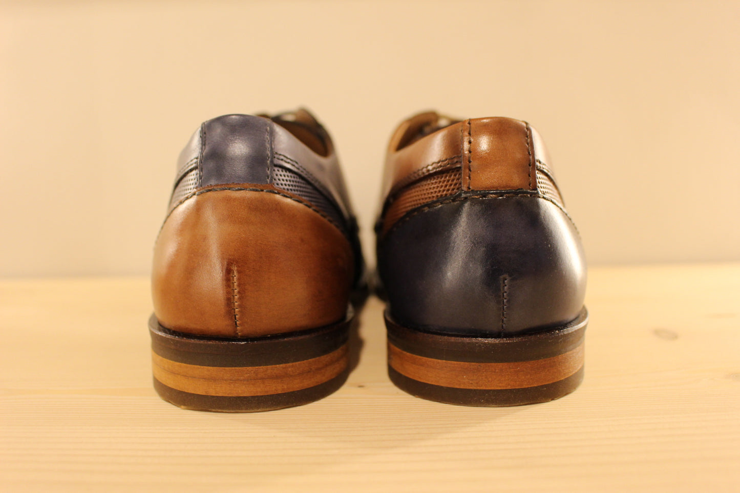 Derby cuir camel ou bleu marine LLOYD