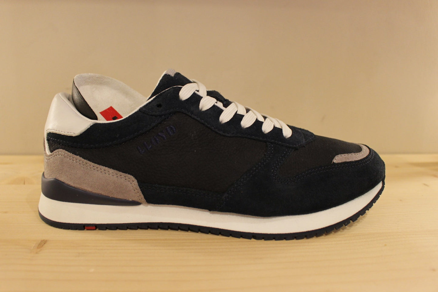 Sneaker homme en cuir bleu ou marron avec semelle interne amovible LLOYD