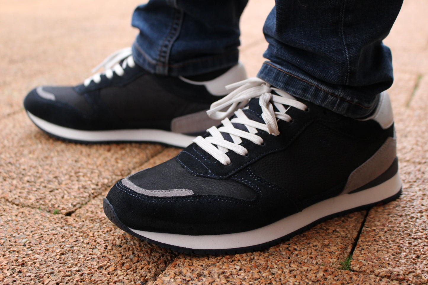 Sneaker homme en cuir bleu ou marron avec semelle interne amovible LLOYD