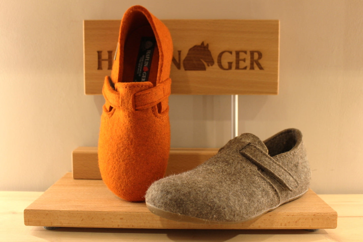 Chausson homme femme HAFLINGER en pure laine gris ou orange