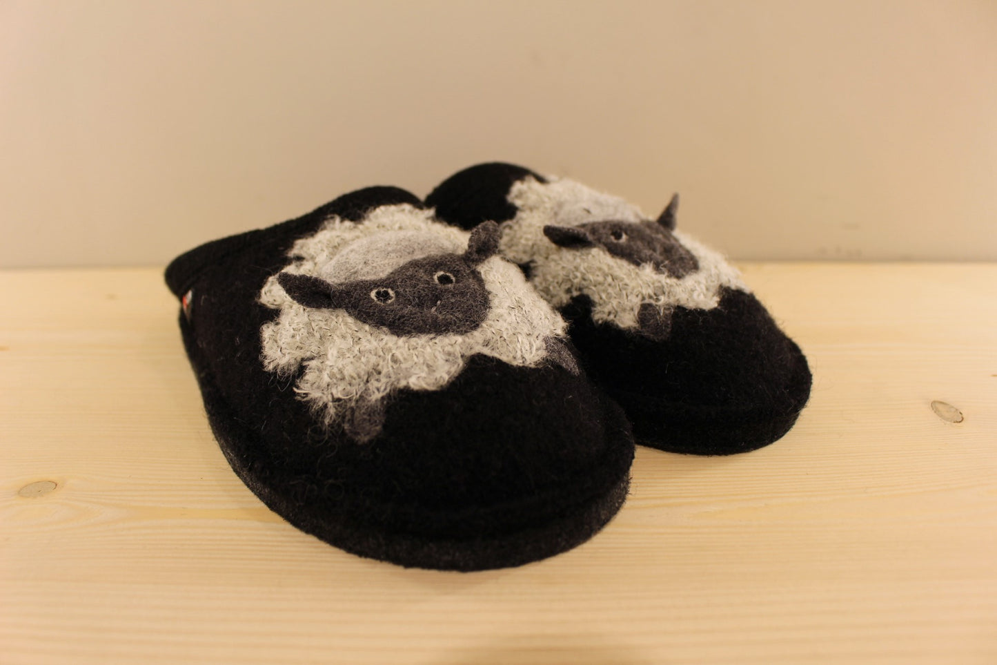 Chausson femme et homme pur laine HAFLINGER