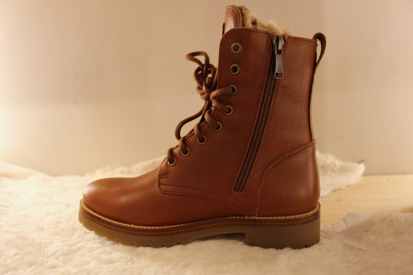 Bottines fourrées en cuir marron semelle épaisse et crantée PANAMA JACK