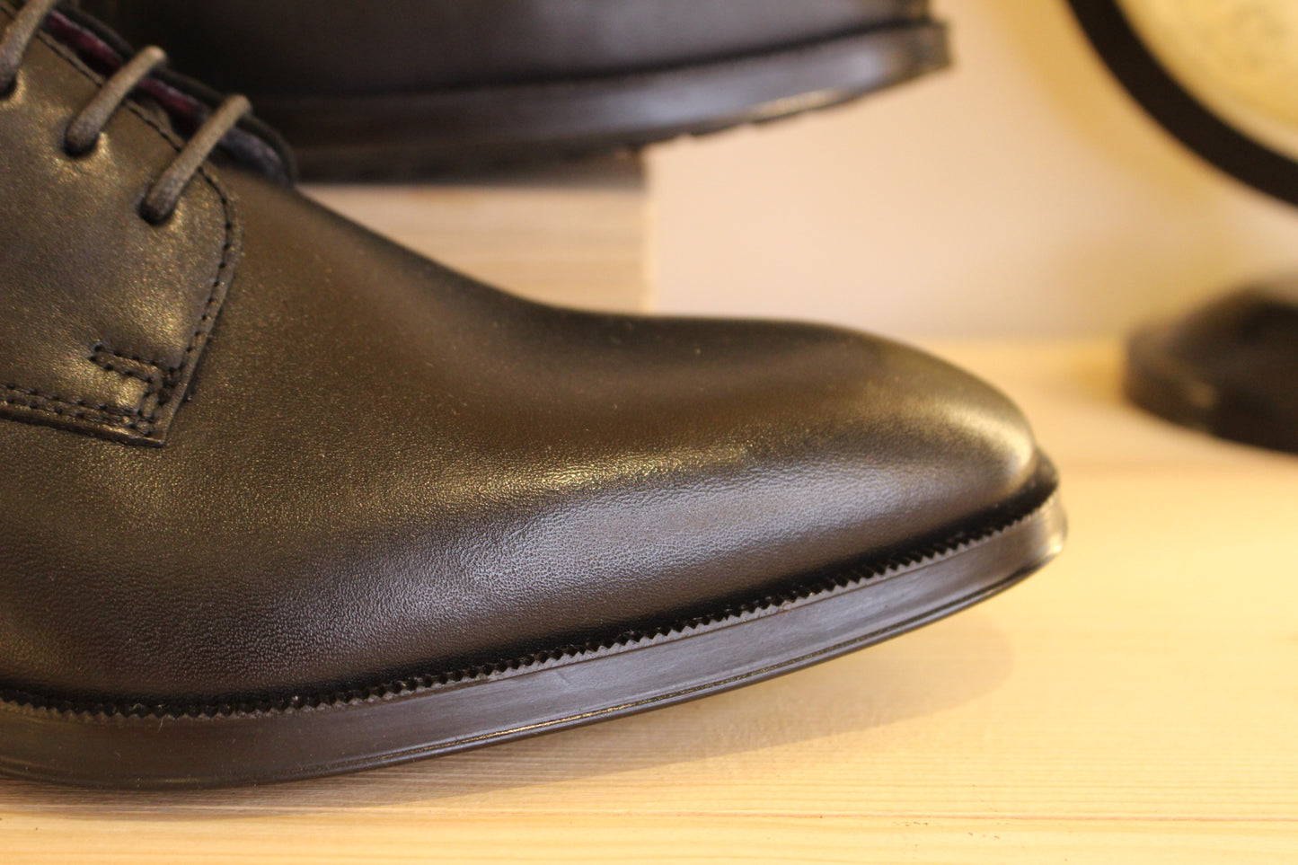 Derby cuir noir semelle gomme extra souple LLOYD