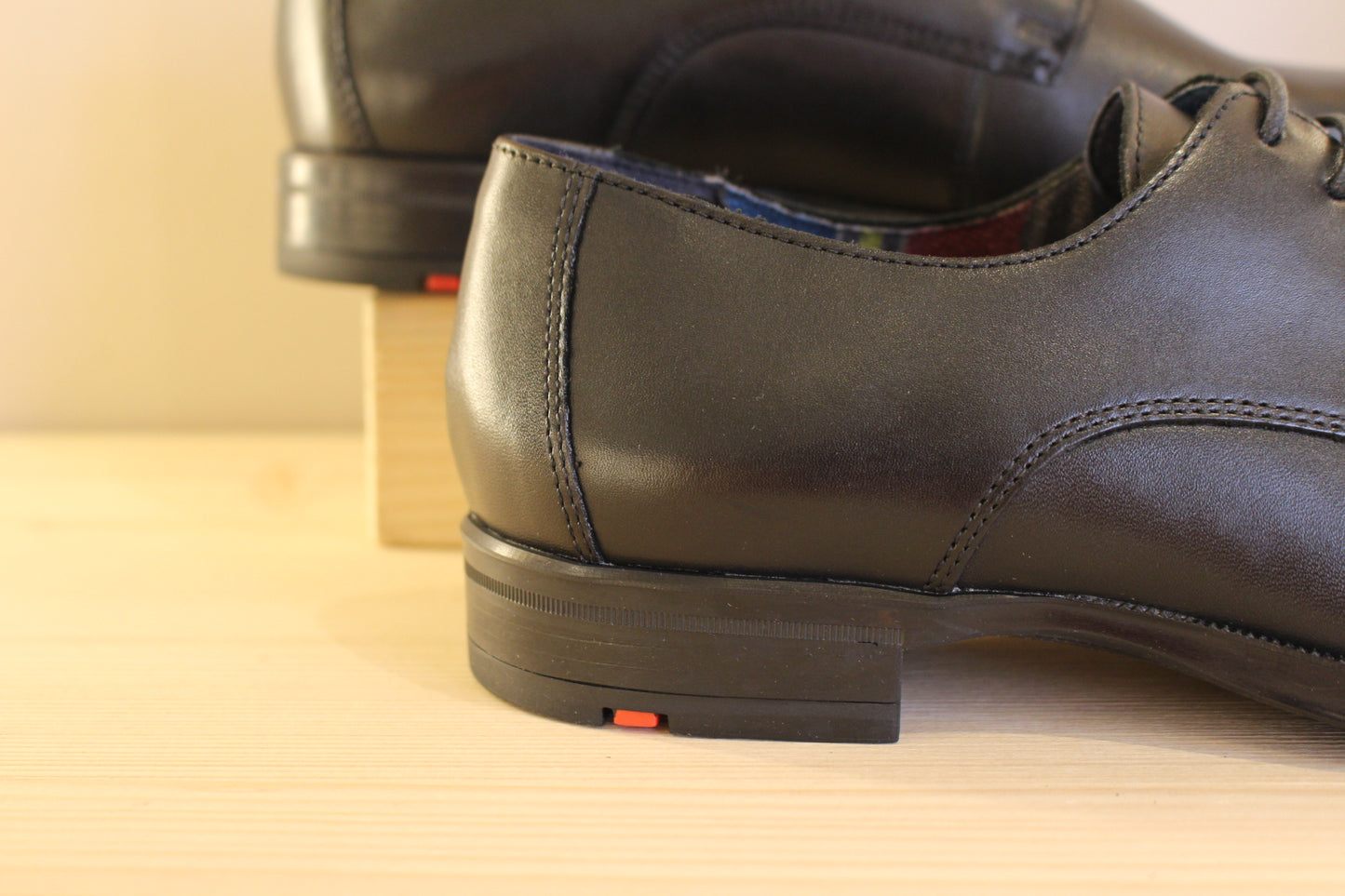 Derby cuir noir semelle gomme extra souple LLOYD