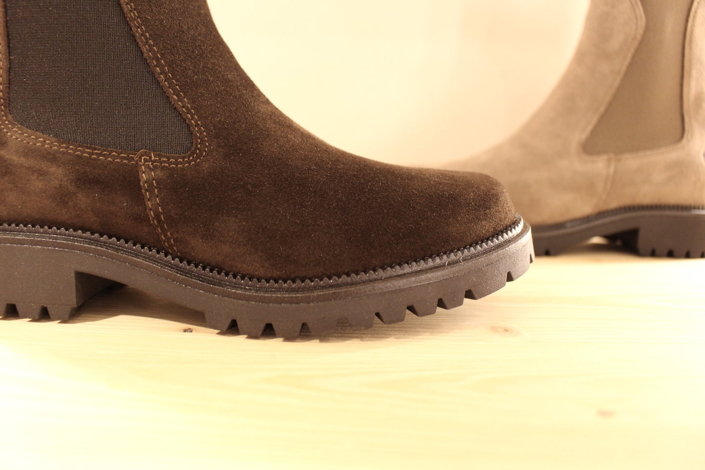 Chelsea cuir velours marron ou taupe TAMARIS