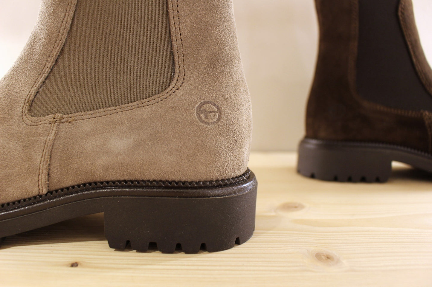 Chelsea cuir velours marron ou taupe TAMARIS