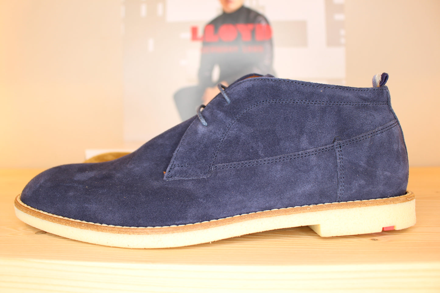 Derby montant en velours bleu ou beige LLOYD