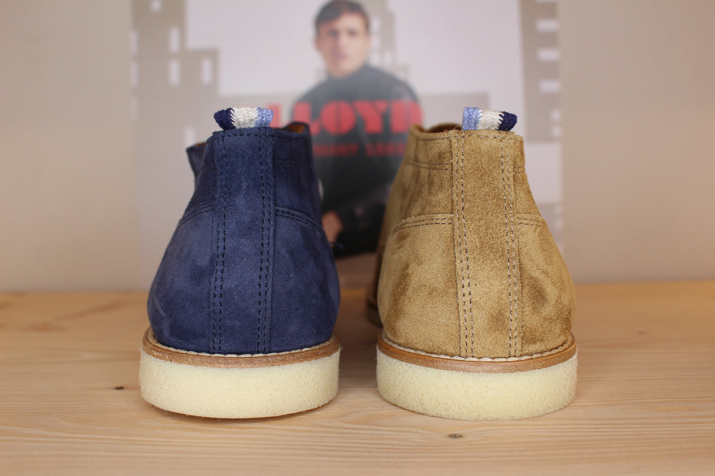 Derby montant en velours bleu ou beige LLOYD