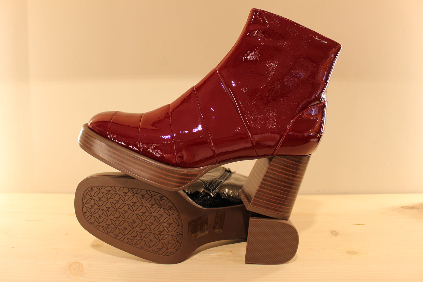 Bottines femme cuir vernis bordeaux ou noir MAMZELLE
