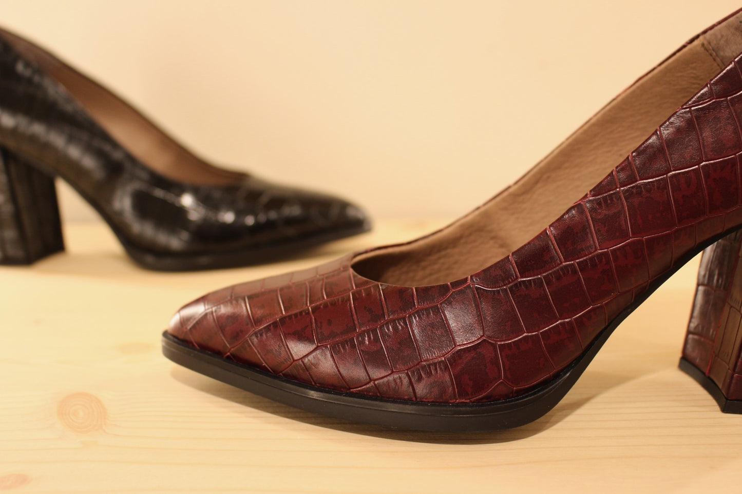 Escarpin WONDERS en cuir imprimé bordeaux