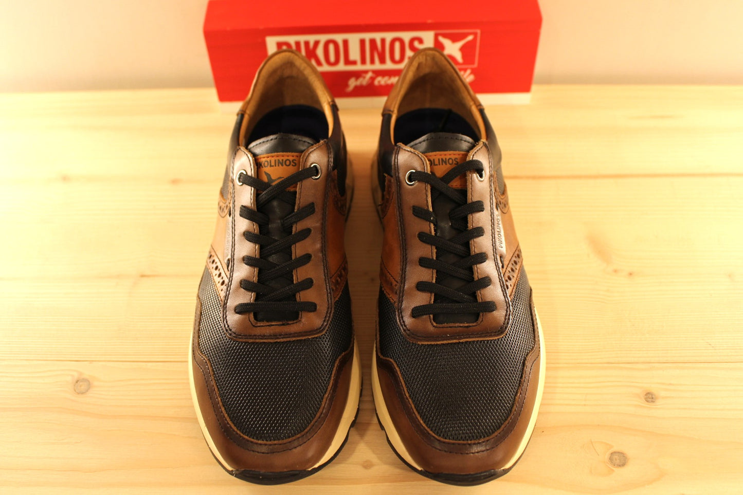 Basket homme en cuir noir et marron avec semelle amovible PIKOLINOS