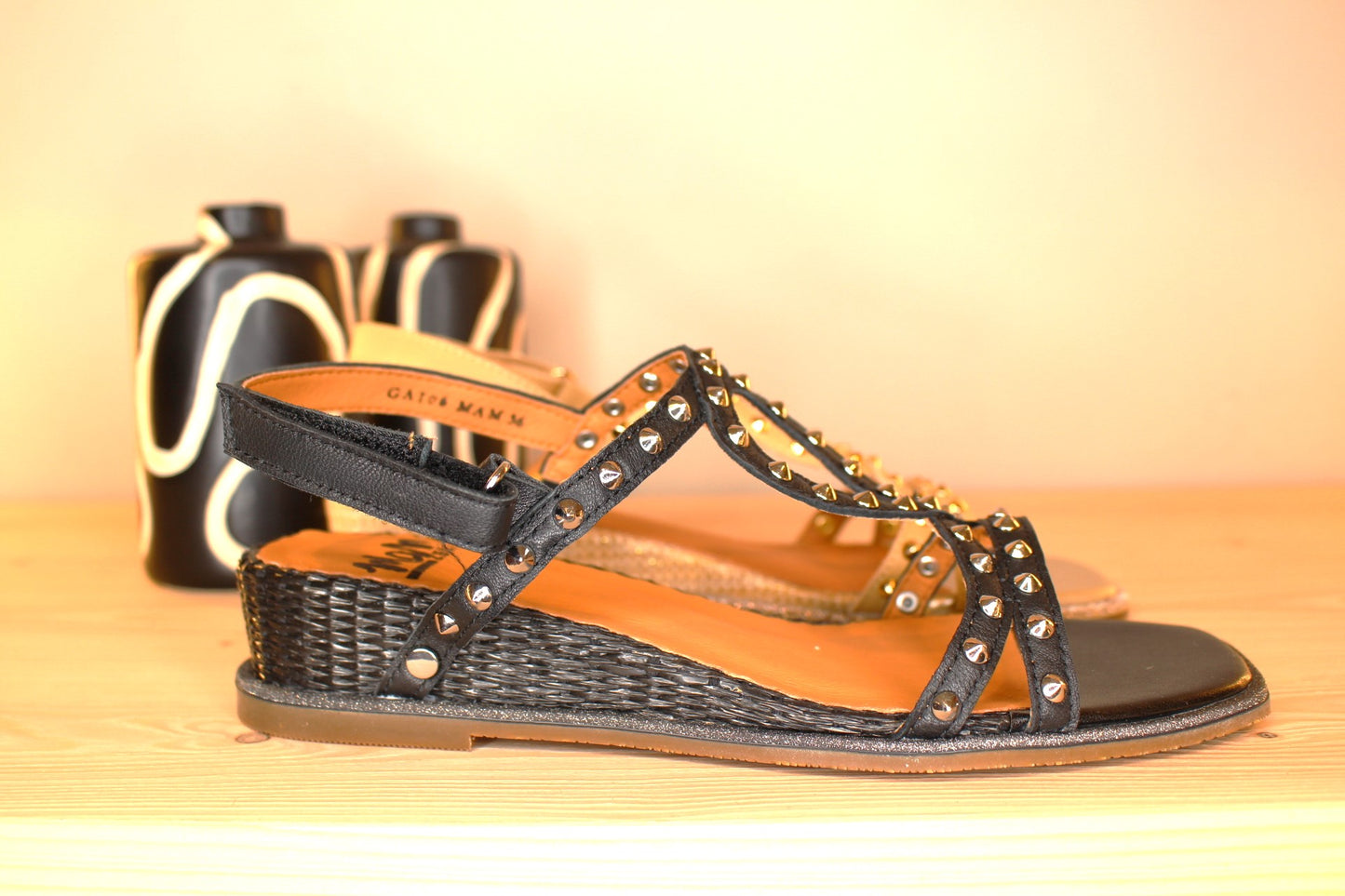 Sandale cuir noir ou beige petit talon compensé MAMZELLE
