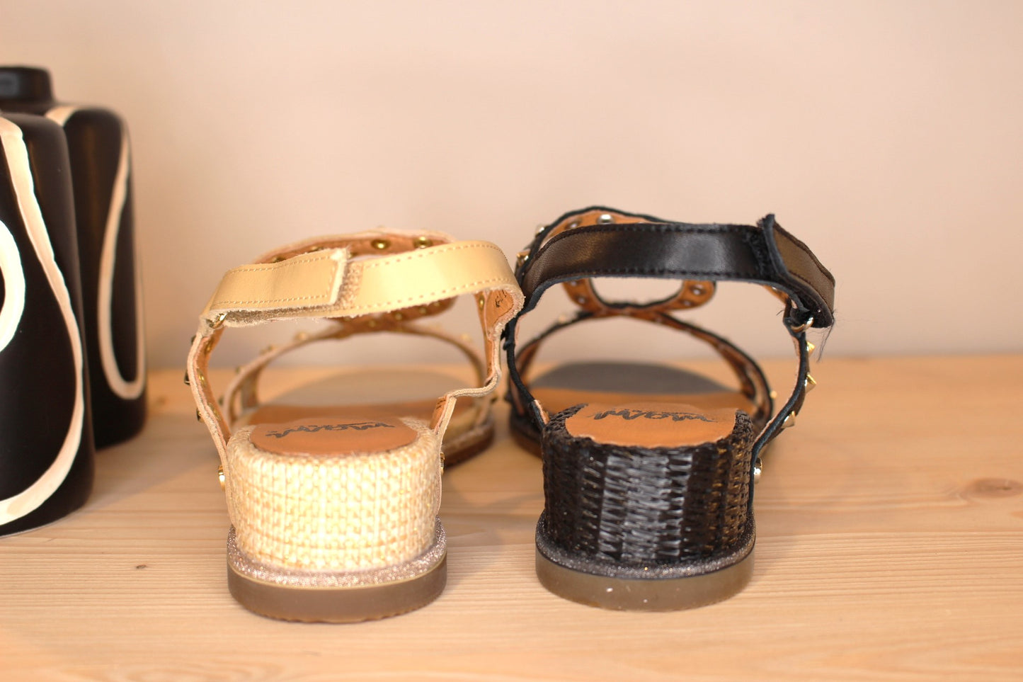 Sandale cuir noir ou beige petit talon compensé MAMZELLE