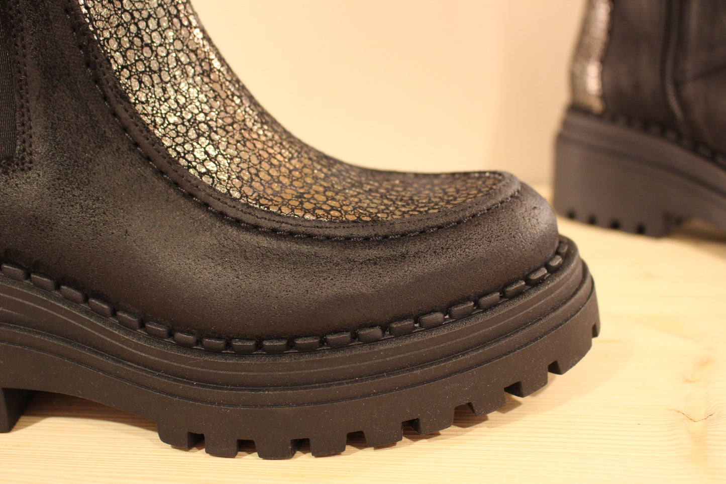 Bottines cuir gras noir semelle épaisse CASTA