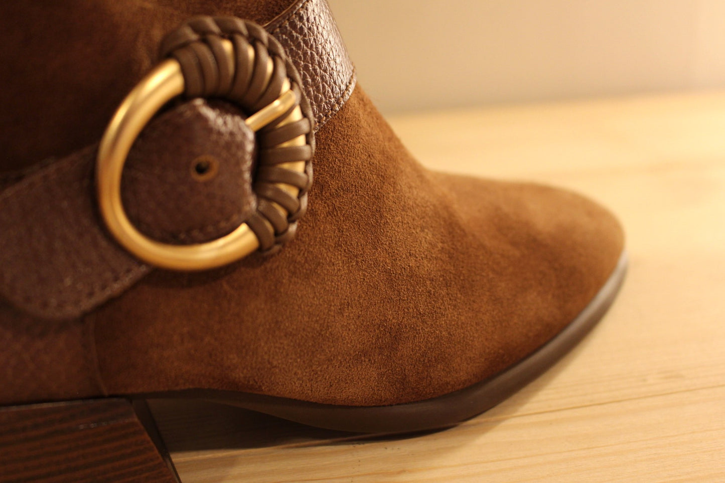 Bottine HISPANITAS en cuir velours noisette petit talon