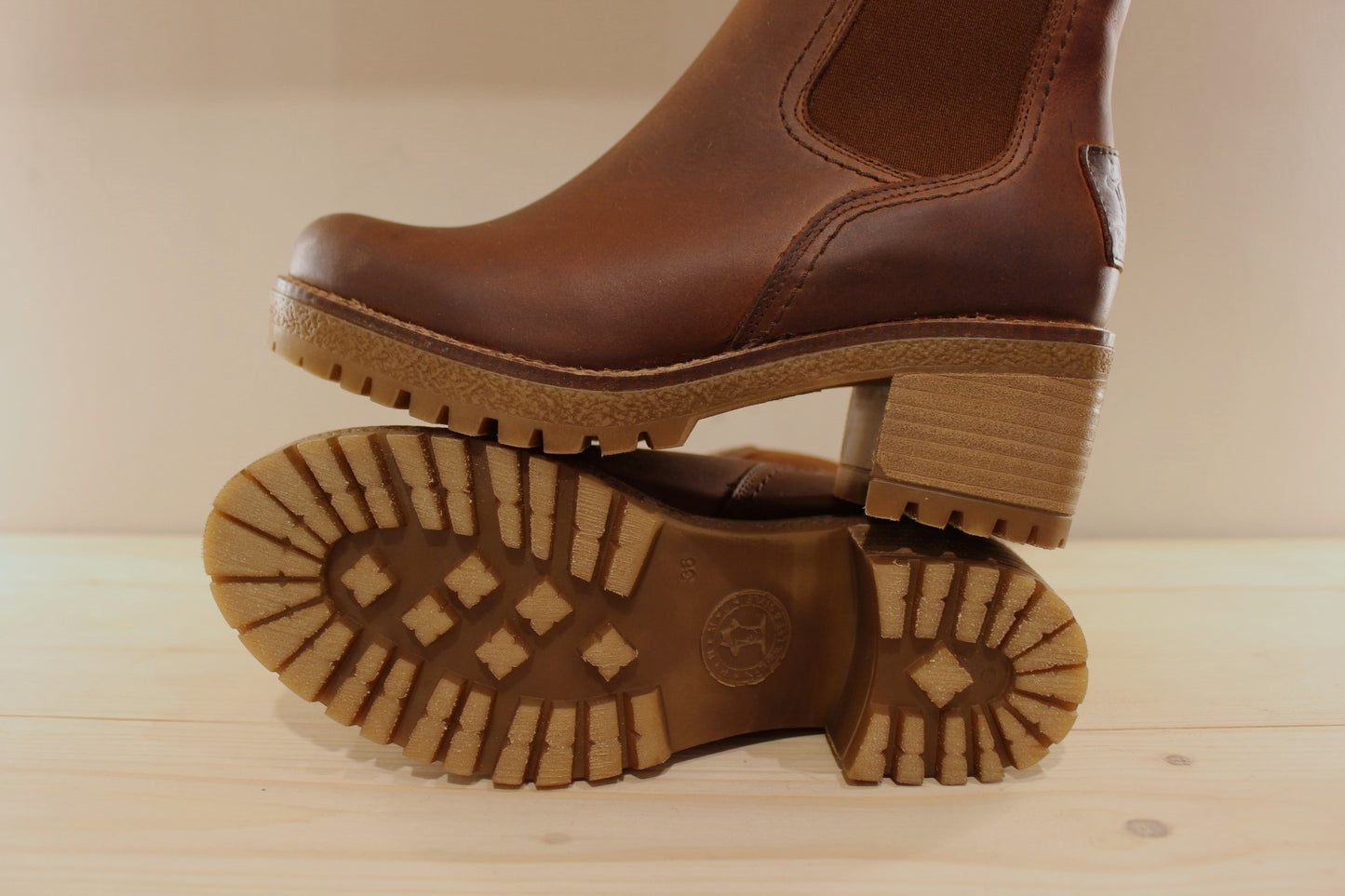 Boots chelsea femme cuir et chaud petit talon PANAMA JACK