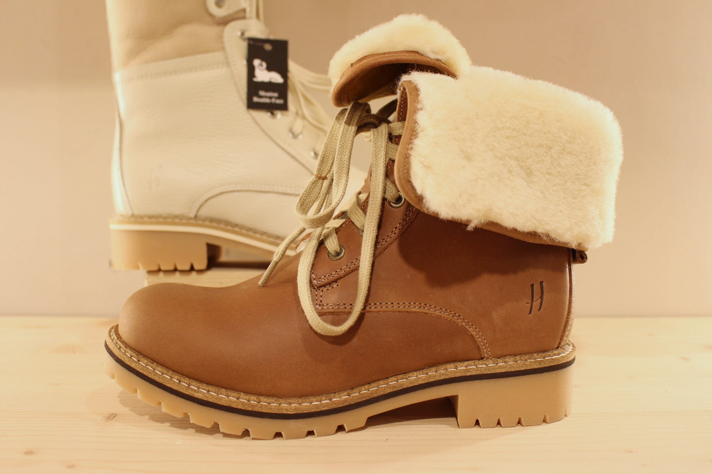 Bottines HOOPER cuir blanc cassé ou beige et doublure laine semelle épaisse et cranté