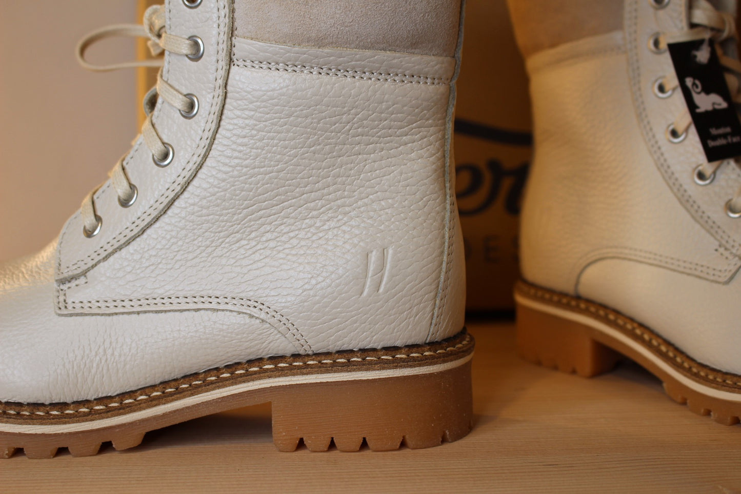 Bottines HOOPER cuir blanc cassé et doublure laine semelle épais et cranté