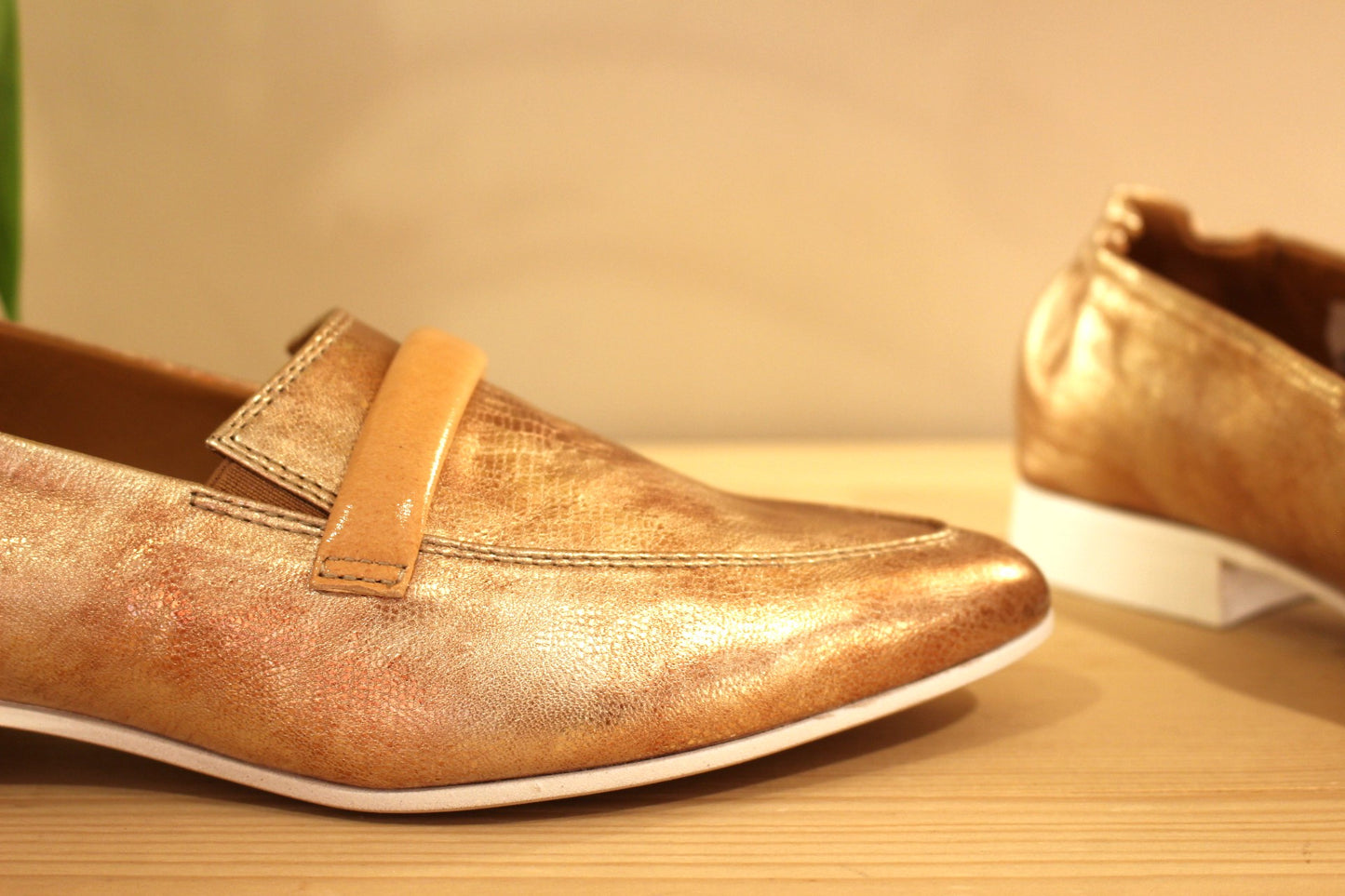 Mocassin cuir métallisé gold semelle interne amovible CASTA