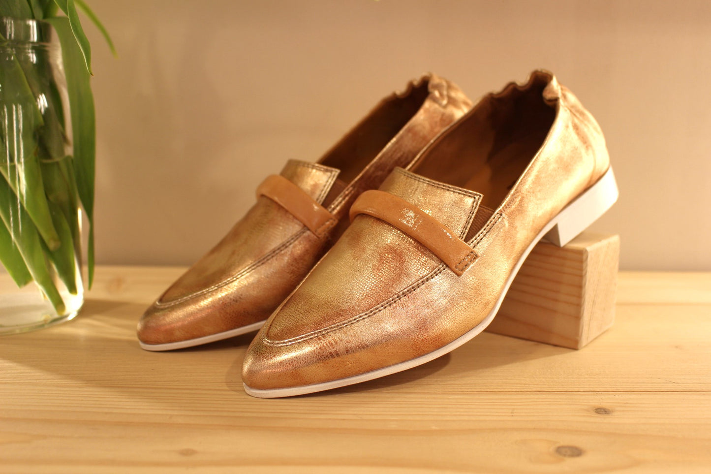 Mocassin cuir métallisé gold semelle interne amovible CASTA