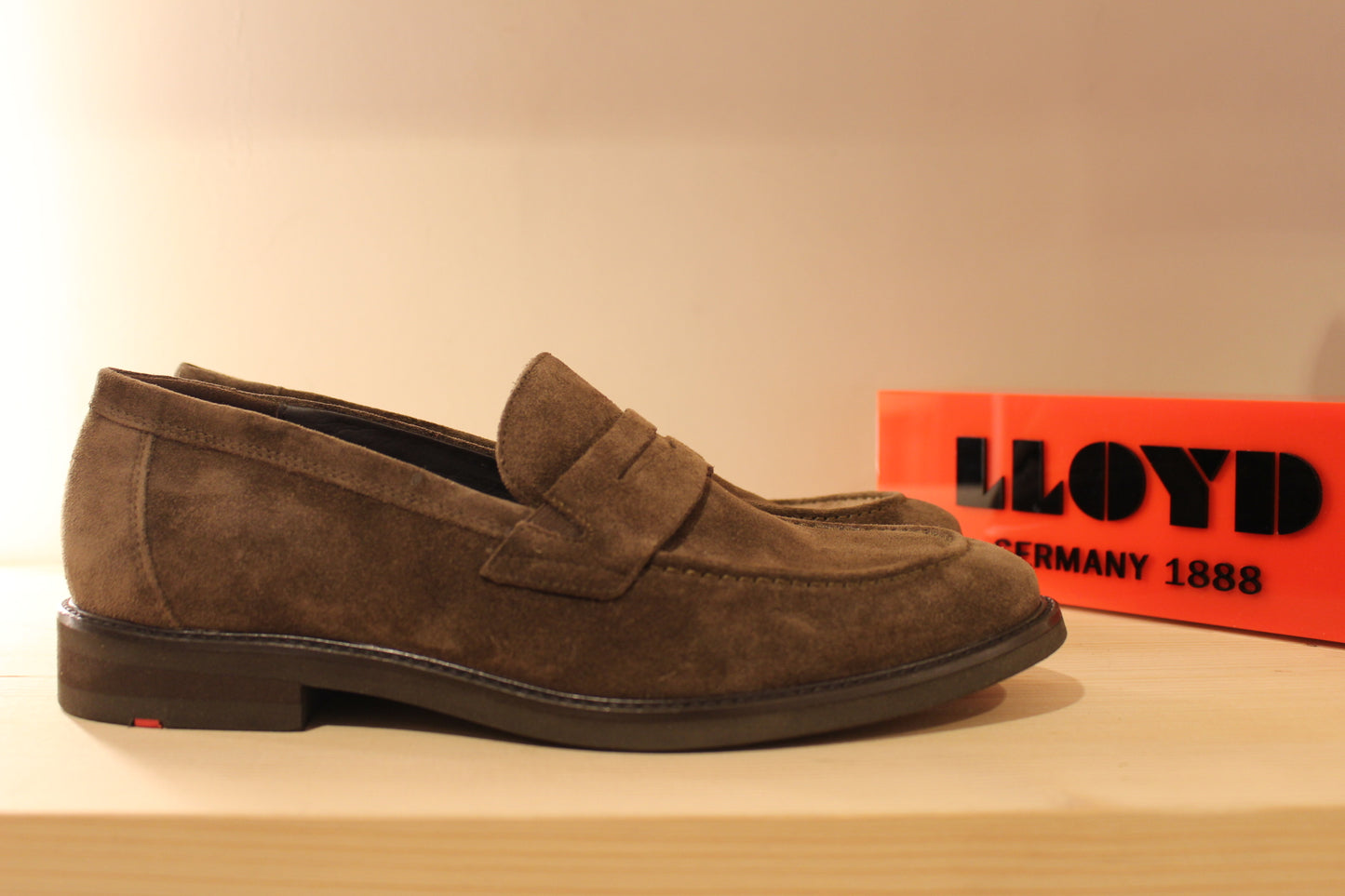 Mocassin homme en cuir velours marron semelle extra légère cuir souple LLOYD