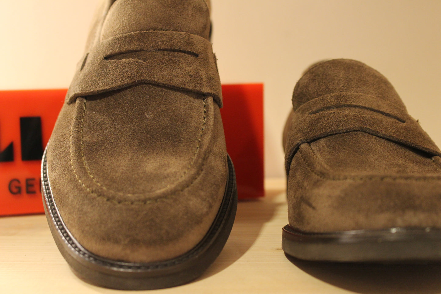 Mocassin homme en cuir velours marron semelle extra légère cuir souple LLOYD