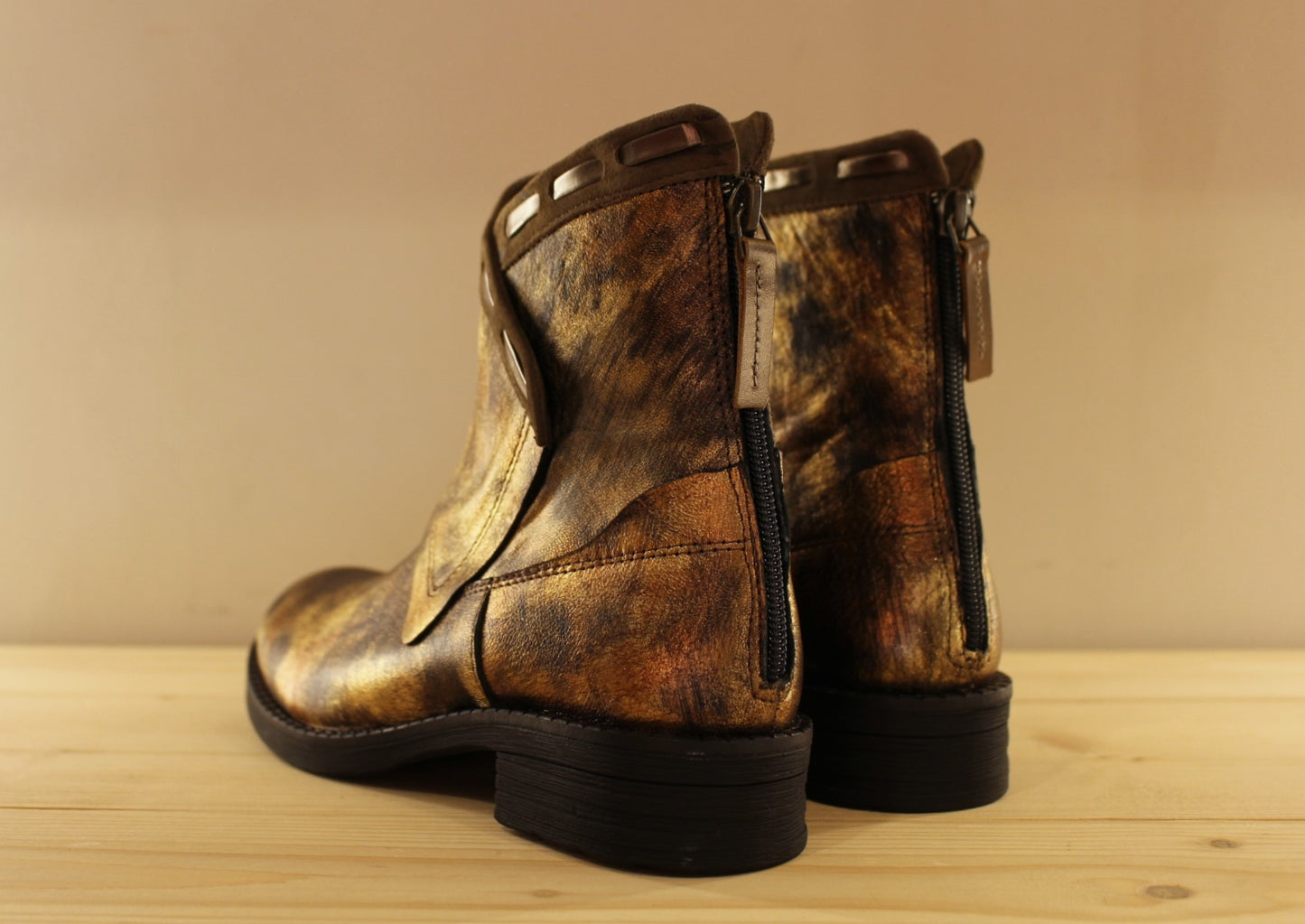 Bottines métallisées cuivre avec semelle amovible et zip arrière CASTA fabrication portugaise