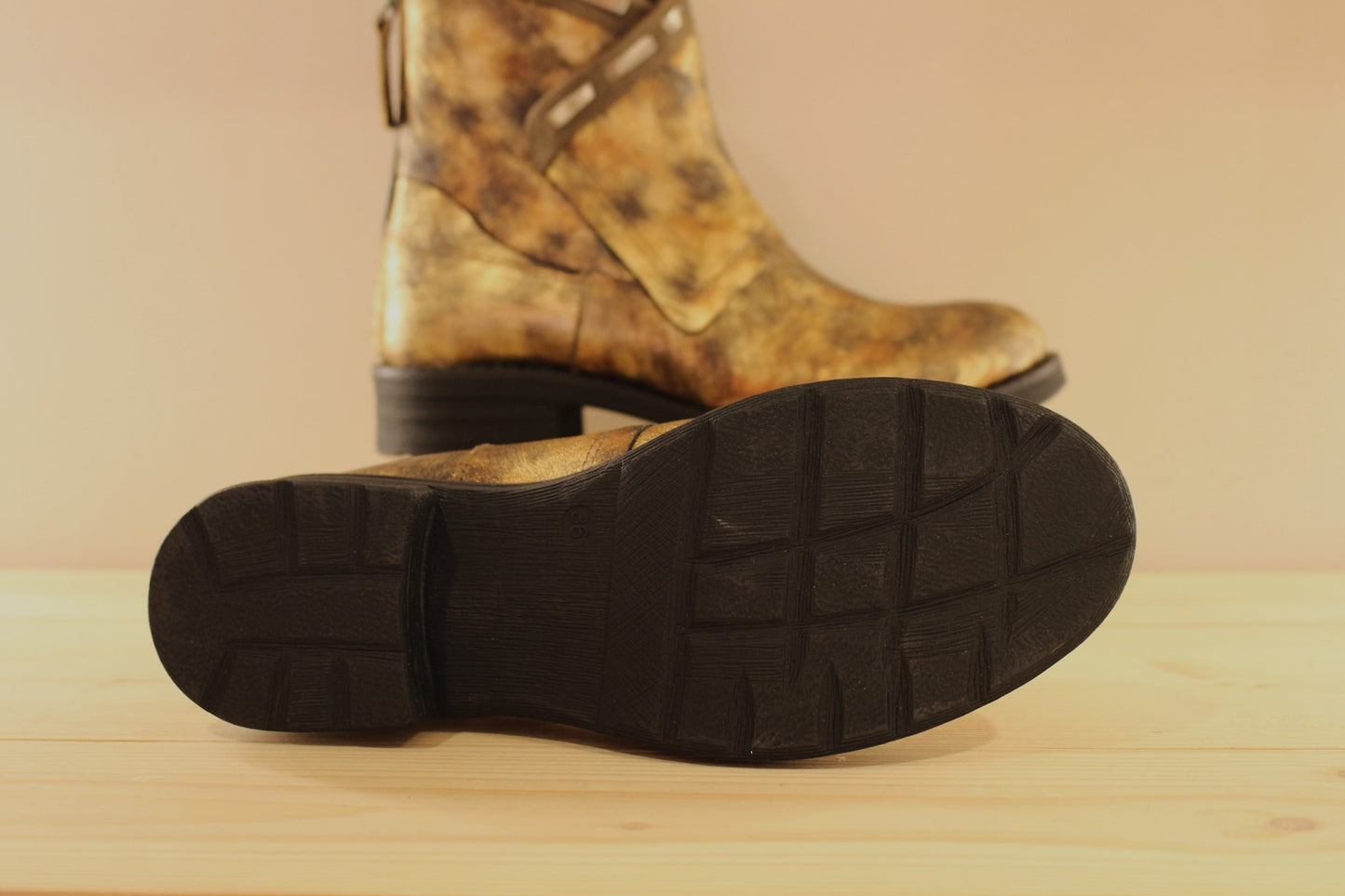 Bottines métallisées cuivre avec semelle amovible et zip arrière CASTA fabrication portugaise