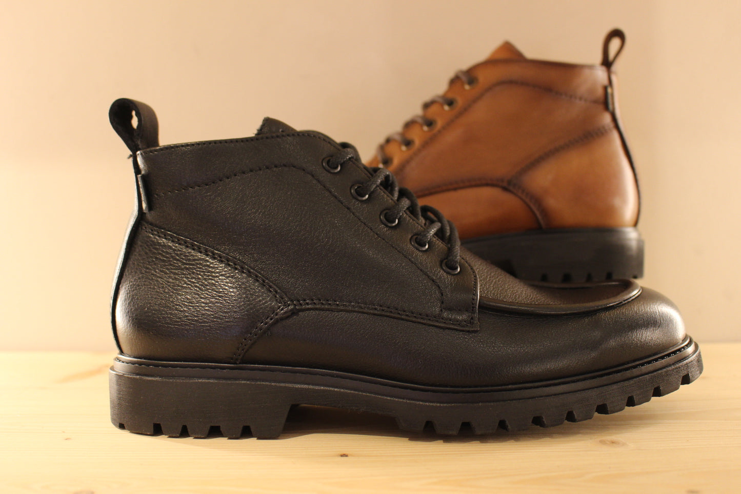 Bottines à lacet en cuir noir ou cognac et membrane Gore-tex LLOYD