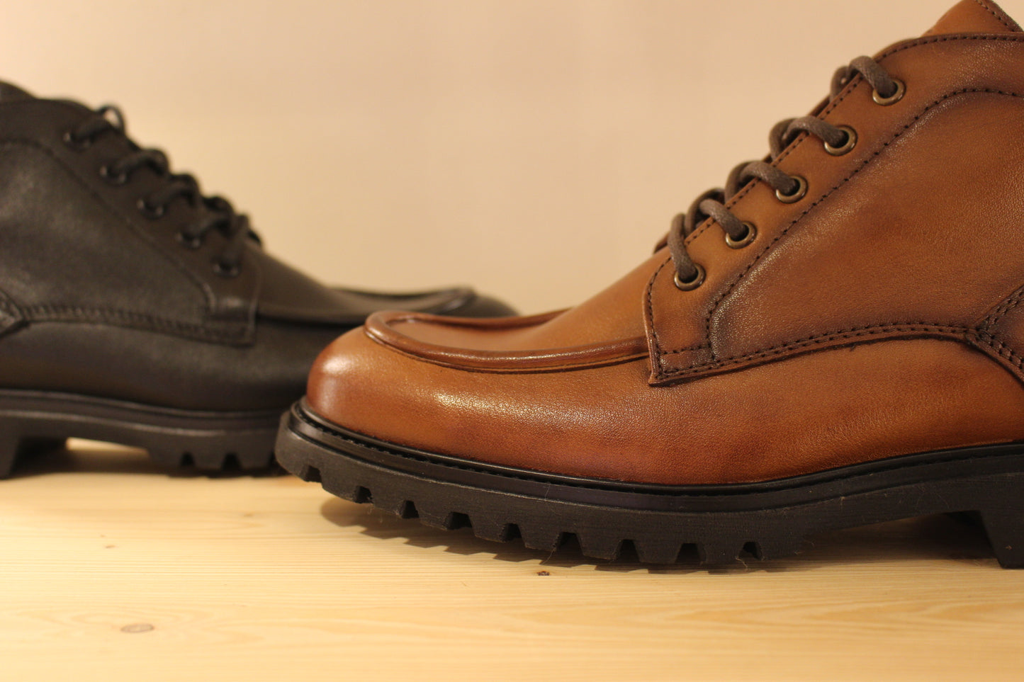 Bottines à lacet en cuir noir ou cognac et membrane Gore-tex LLOYD