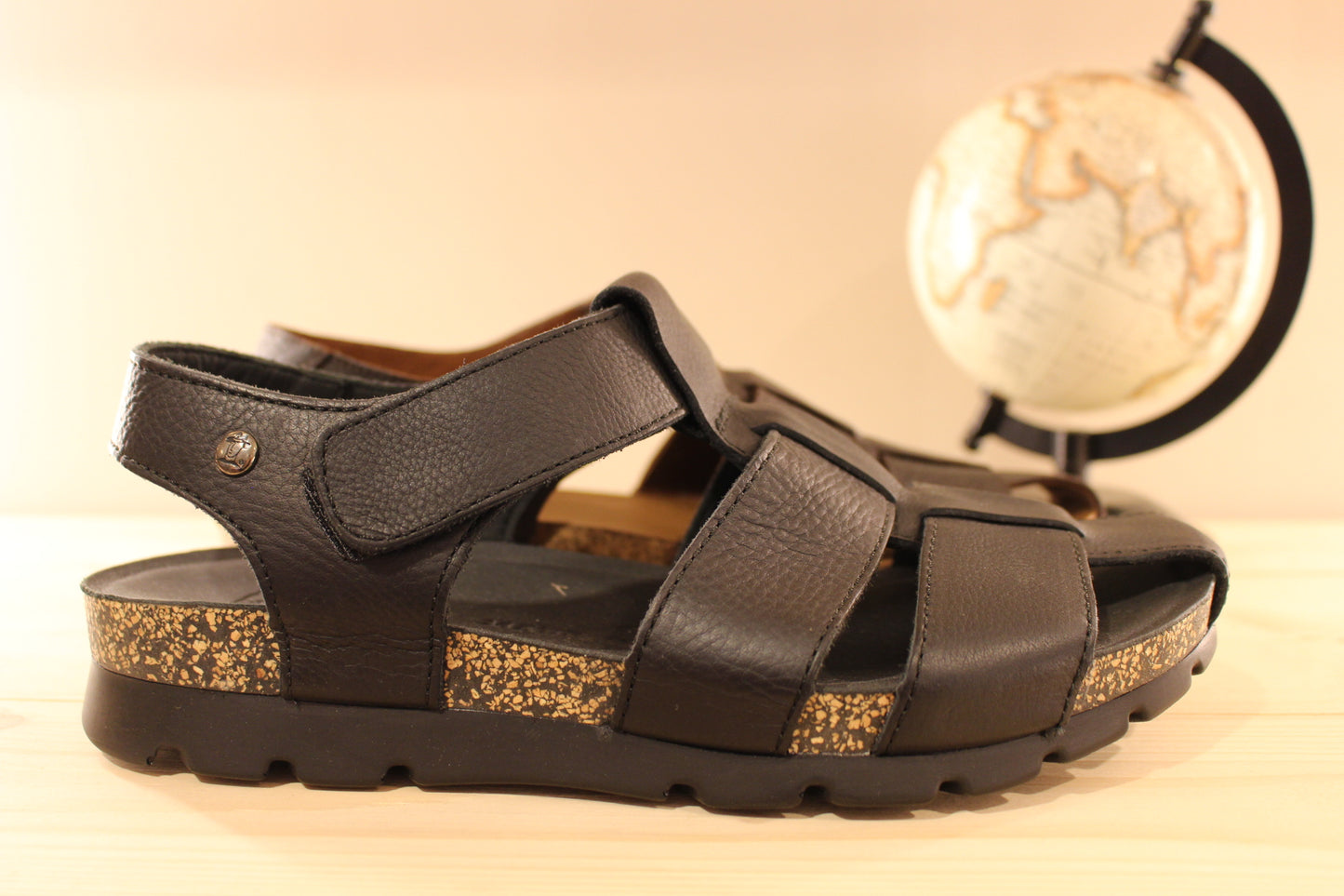 Sandales fermées en cuir gras noir ou marron PANAMA JACK