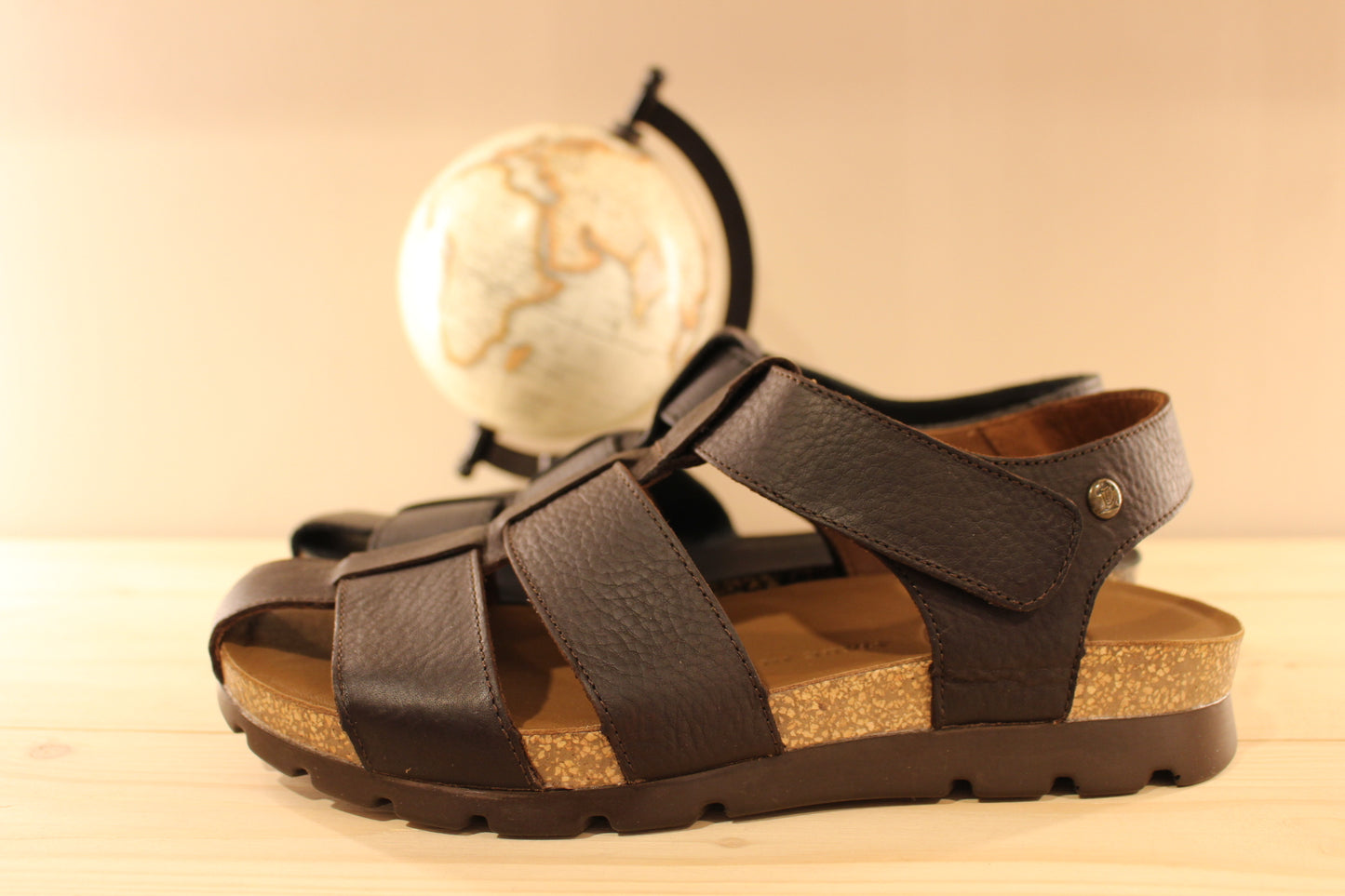 Sandales fermées en cuir gras noir ou marron PANAMA JACK