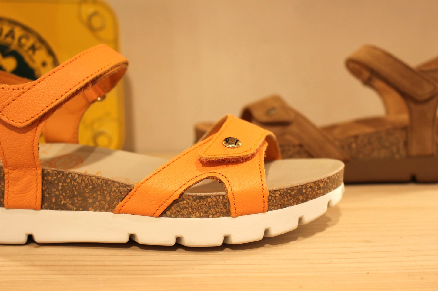 Sandales cuir semelles anatomique réglage scratch PANAMA JACK