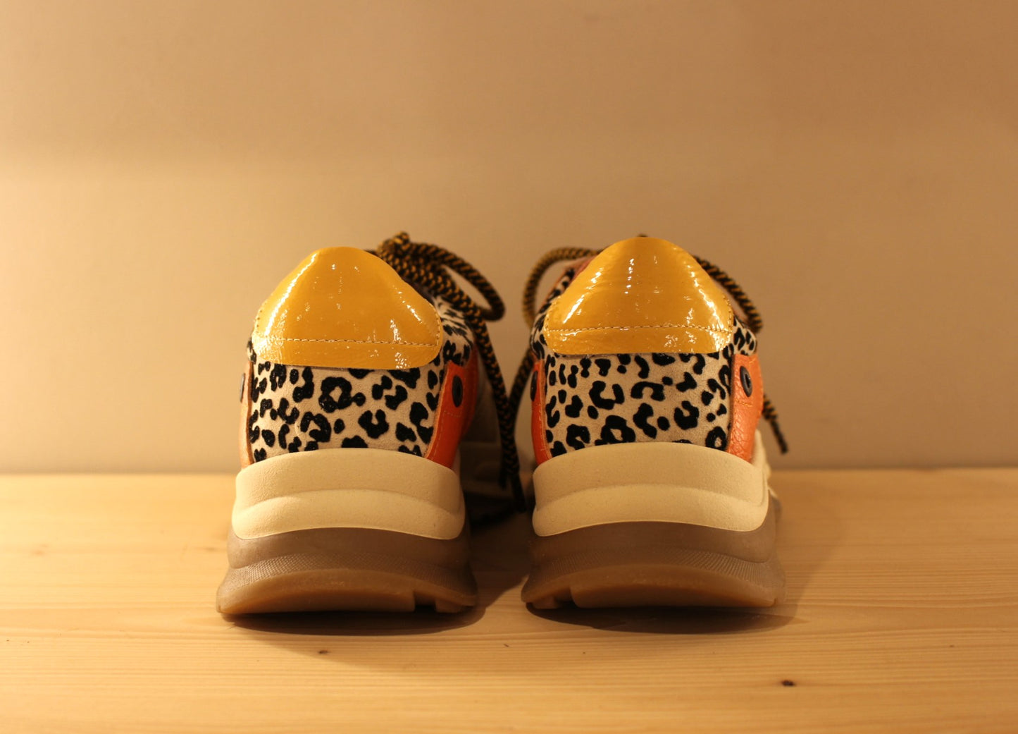 Basket cuir et nylon beige jaune et orange VADDIA