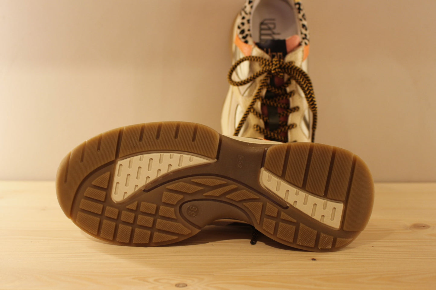 Basket cuir et nylon beige jaune et orange VADDIA