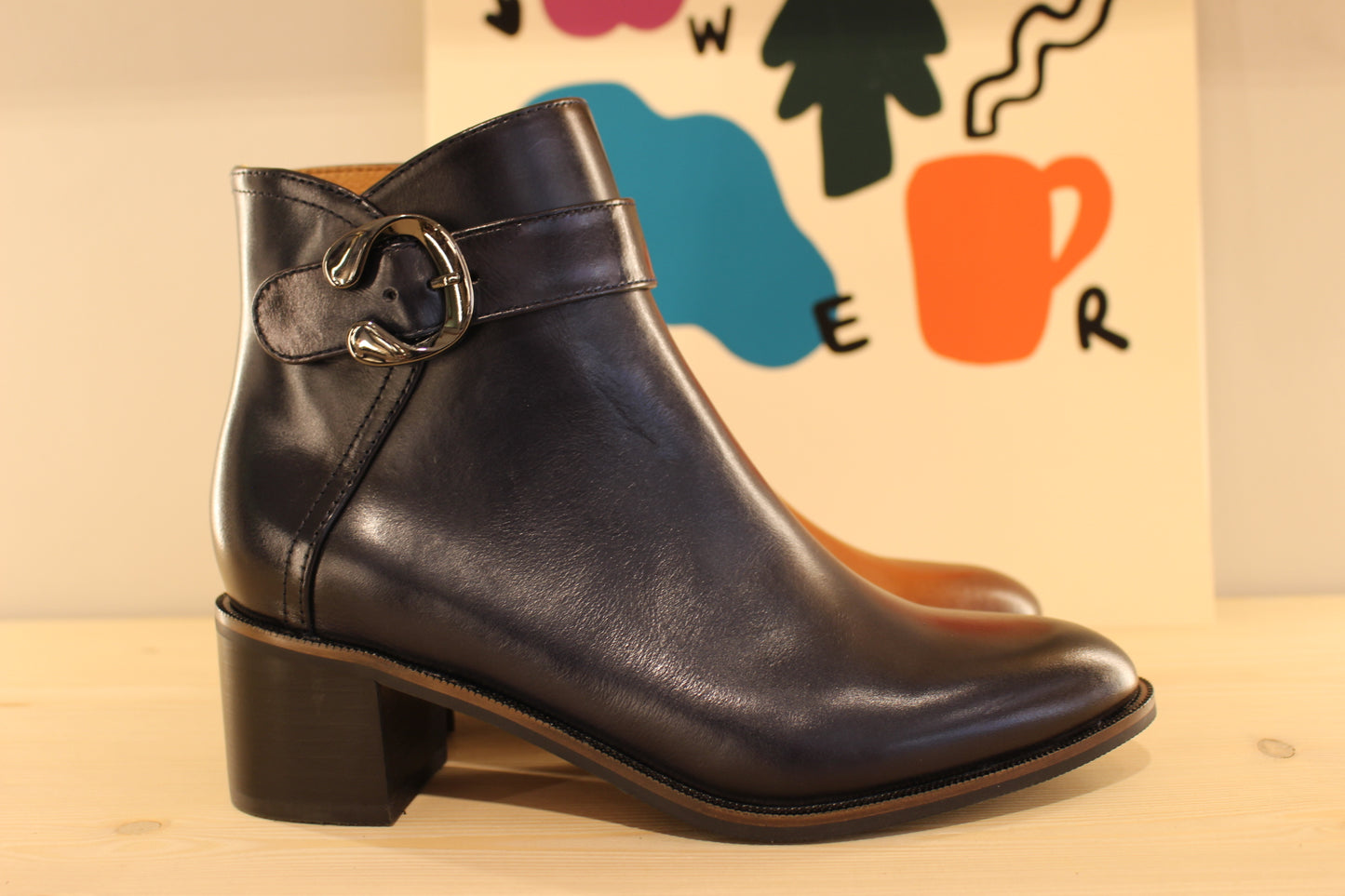 Bottine en cuir bleu ou cognac à talon très féminine MAMZELLE