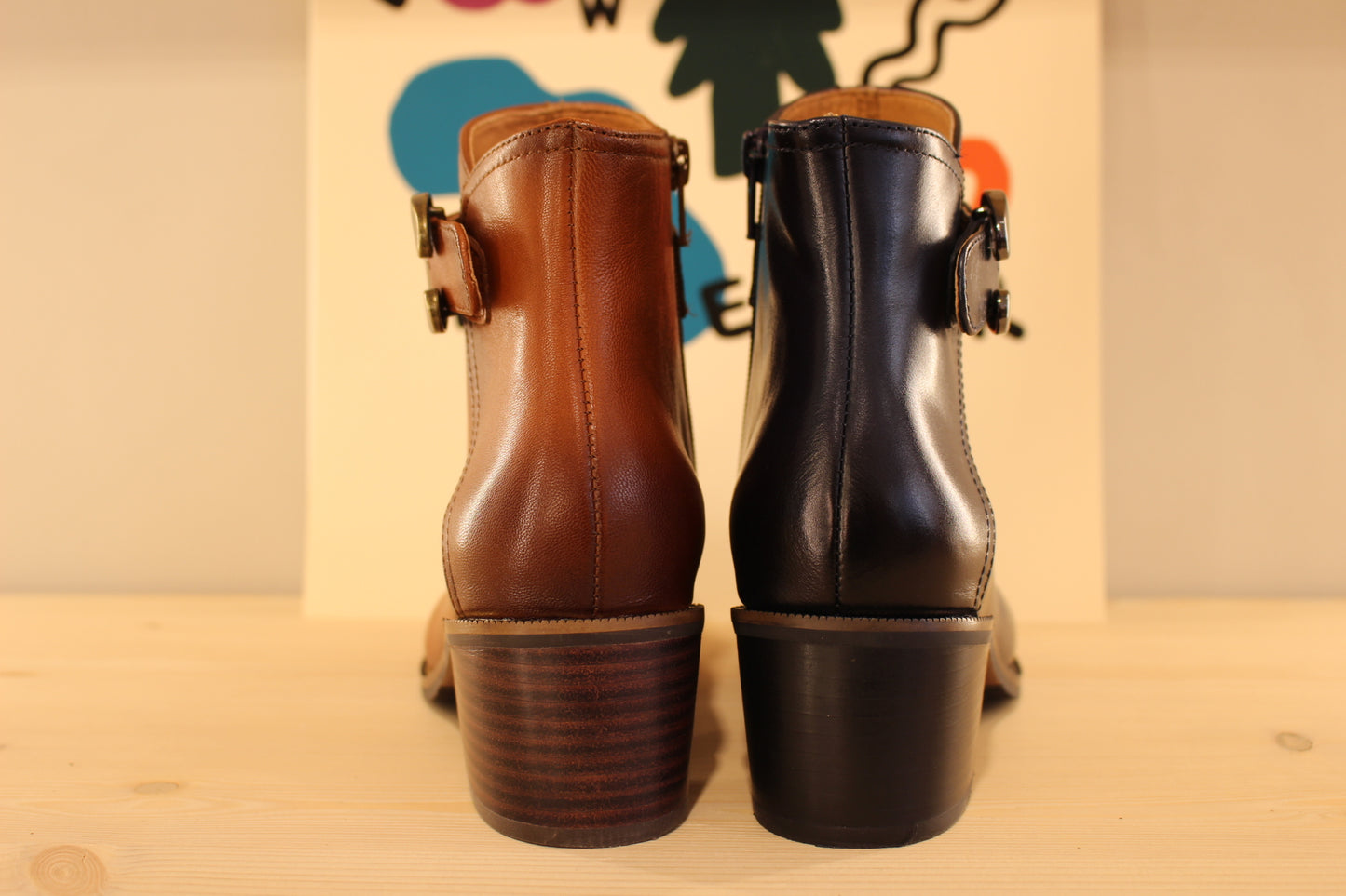 Bottine en cuir bleu ou cognac à talon très féminine MAMZELLE