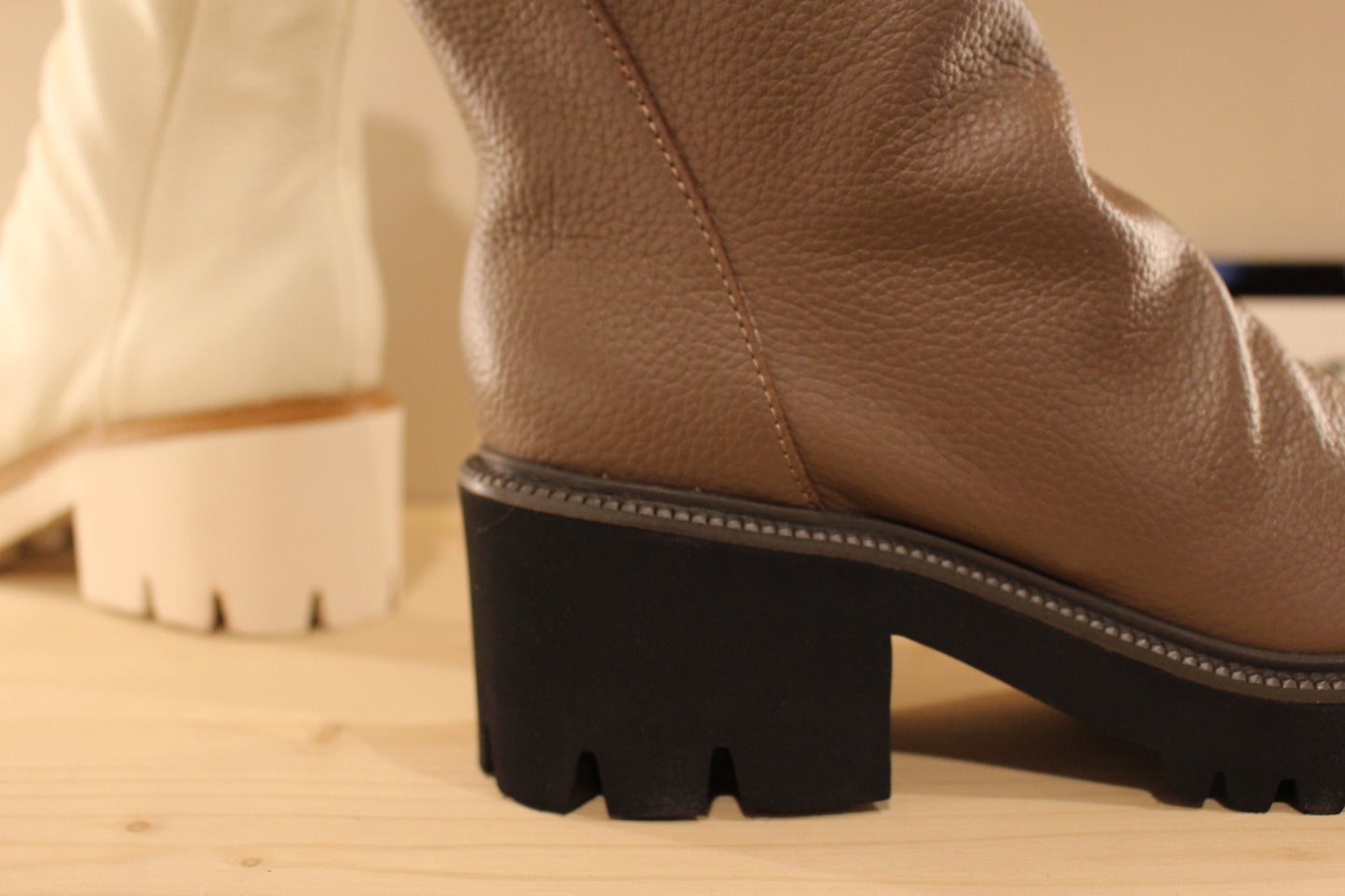 Bottines MAMZELLE cuir écru ou taupe