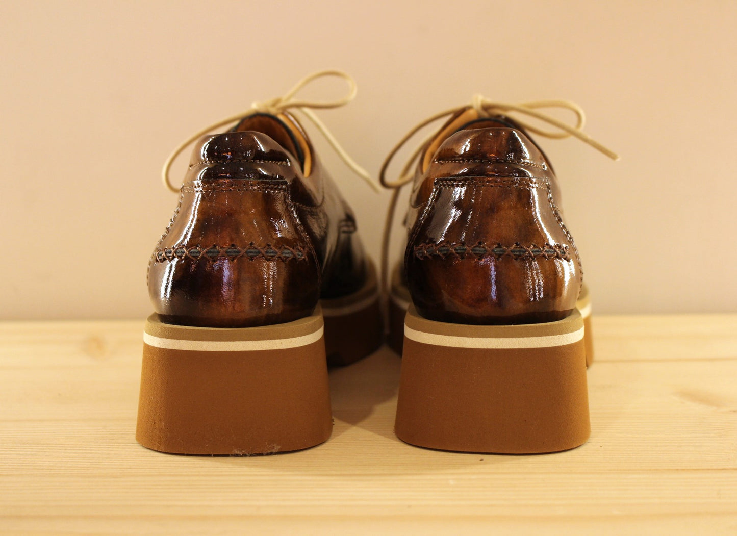 Derby cuir vernis semelle interne amovible CASTA