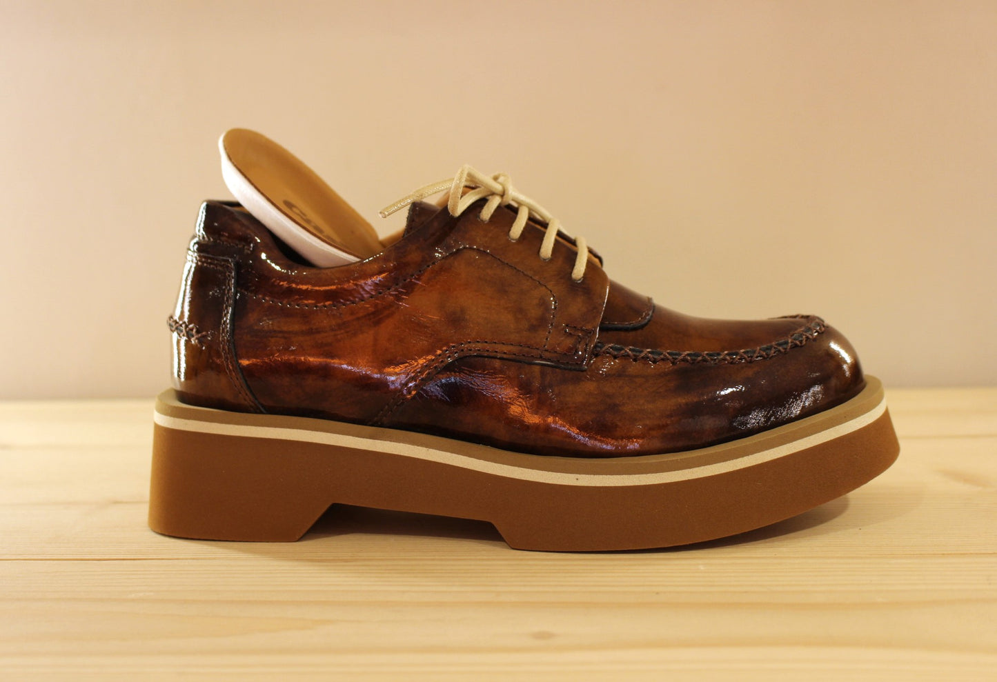 Derby cuir vernis semelle interne amovible CASTA