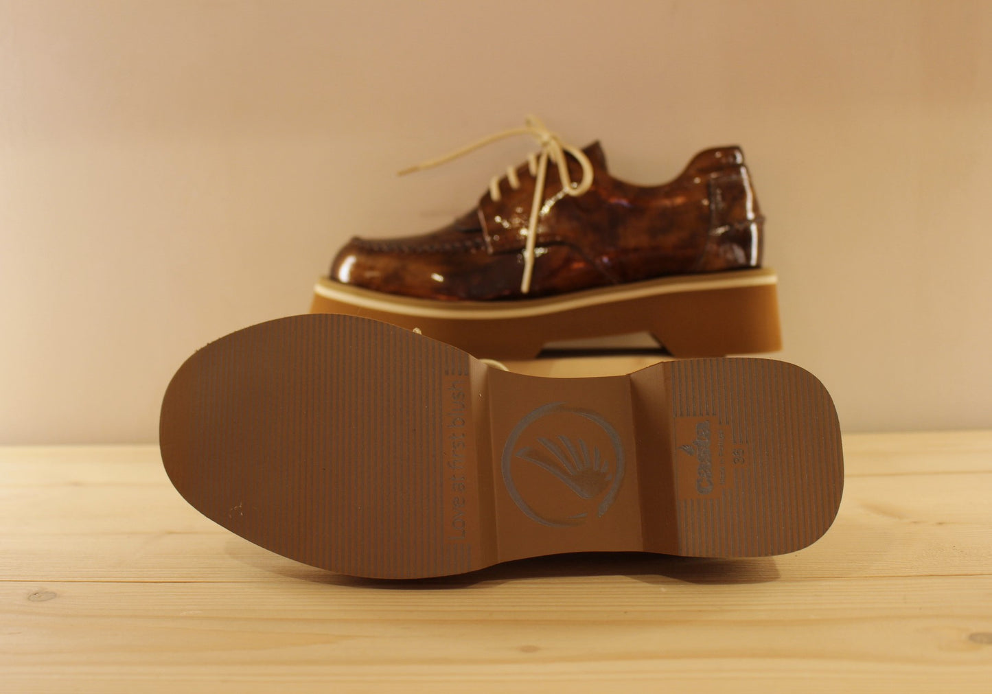 Derby cuir vernis semelle interne amovible CASTA
