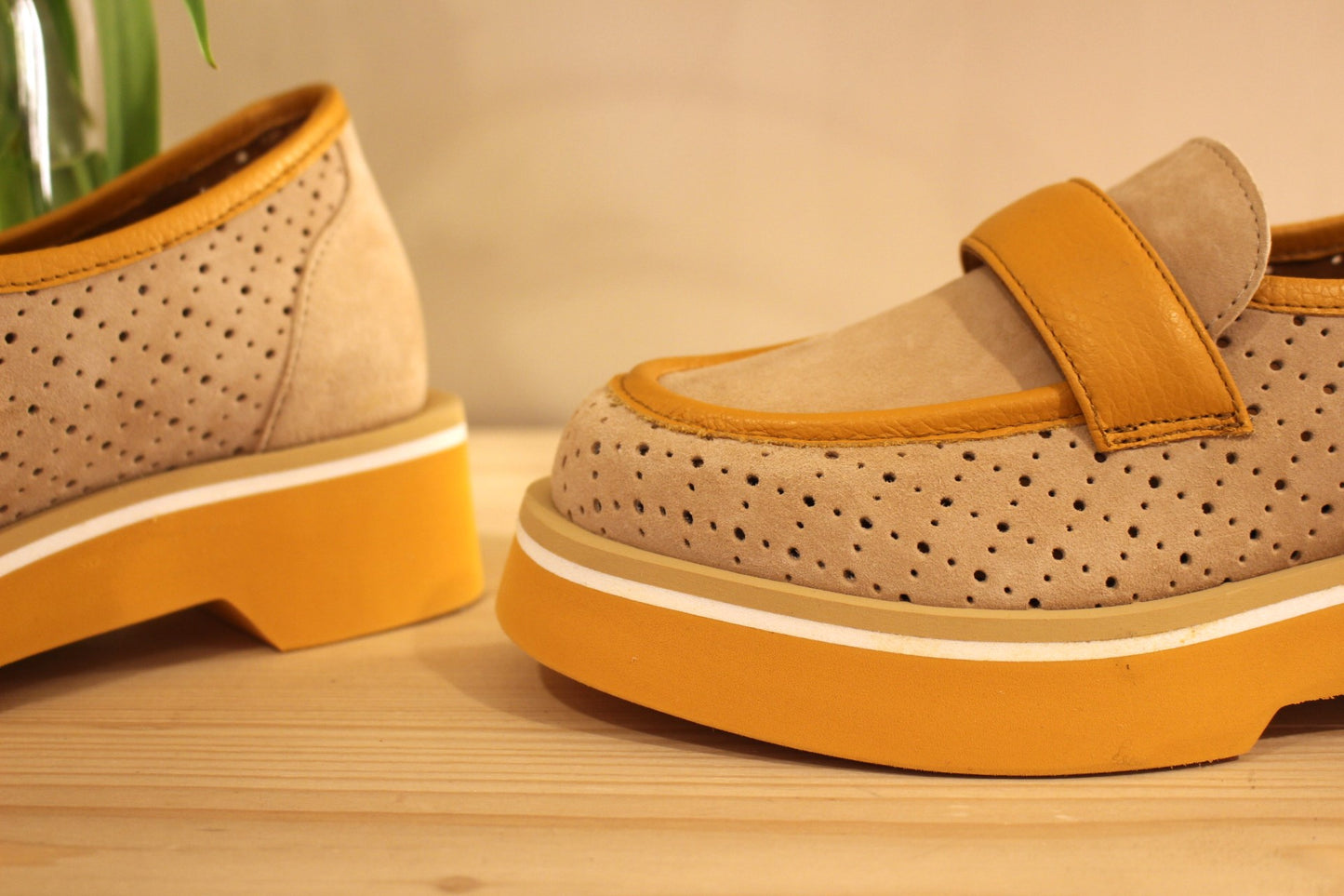 Mocassin velours camel et orange semelle interne amovible CASTA
