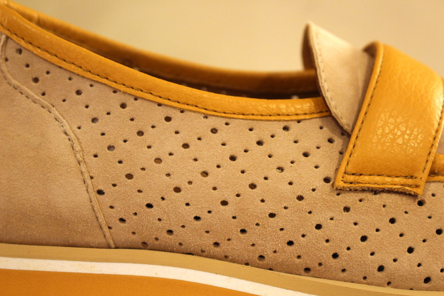 Mocassin velours camel et orange semelle interne amovible CASTA
