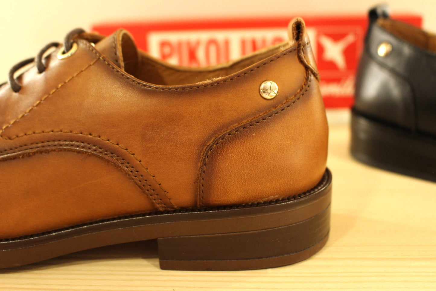 Derby femme PIKOLINOS en cuir marron ou noir chaussures très souple