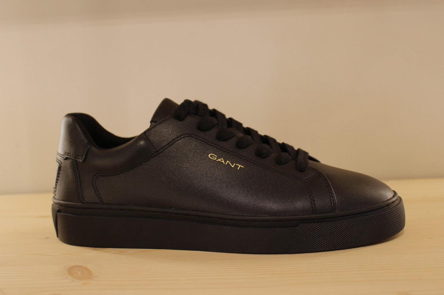 Basket homme en cuir noir ou blanc GANT