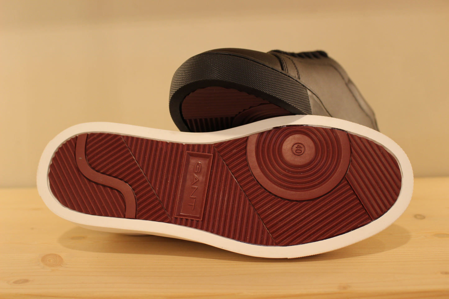 Basket homme en cuir noir ou blanc GANT
