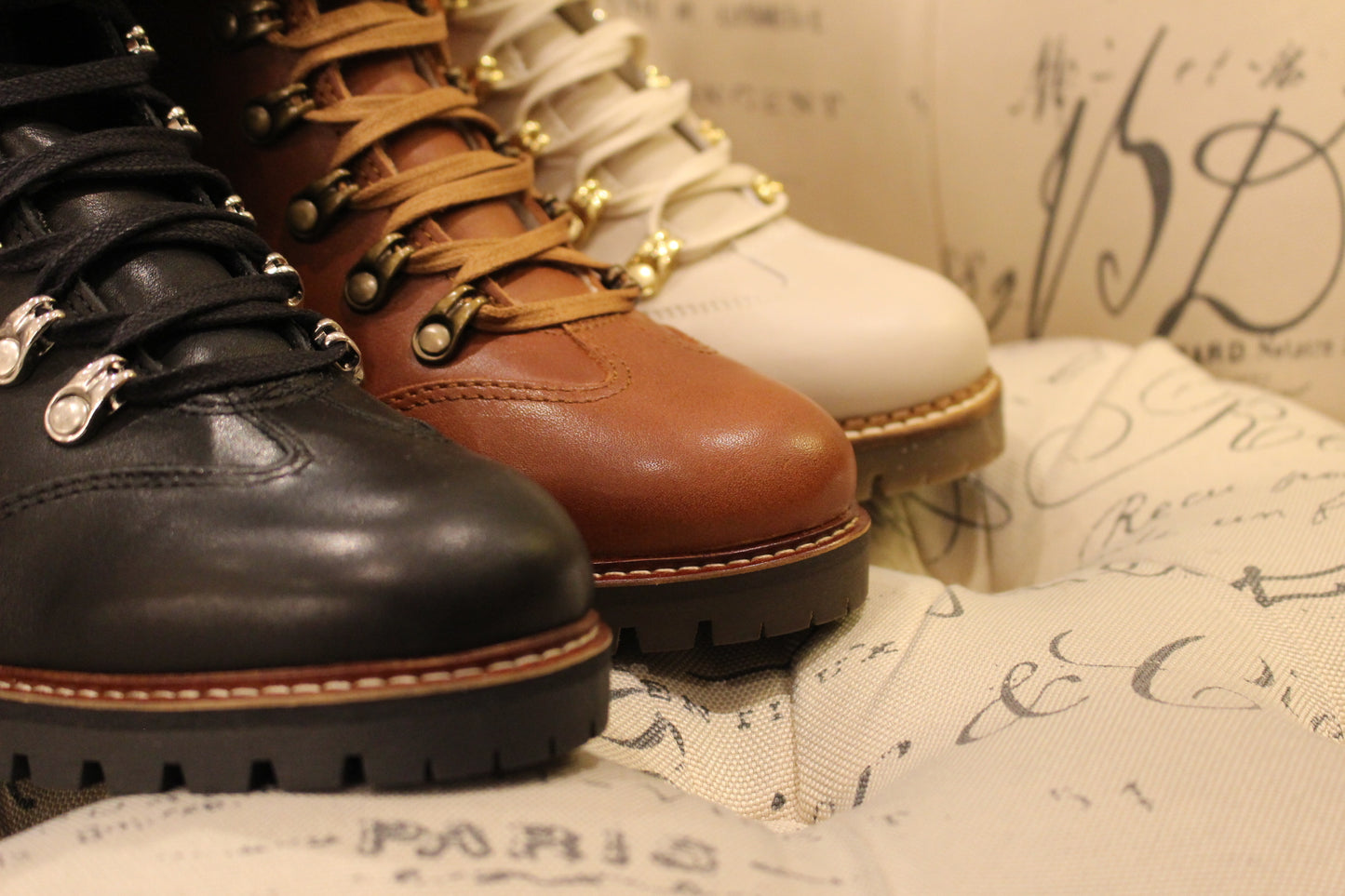 Bottines femme cuir blanc noir et cognac doublées pure laine HOOPER